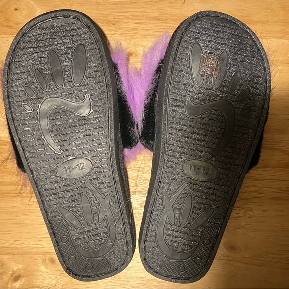 Cozy Faux Fur Slippers Sz 11-Black sole, Purple, lilac and Cream - Picture 4 of 8